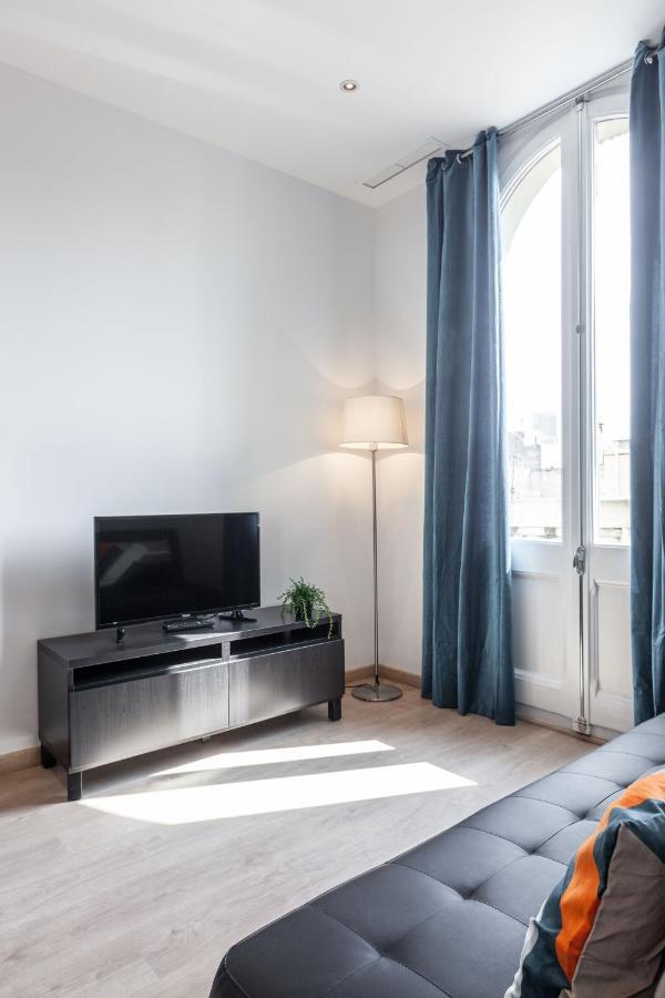 Bright Apartment With Balconies 34 Barcelona Bagian luar foto