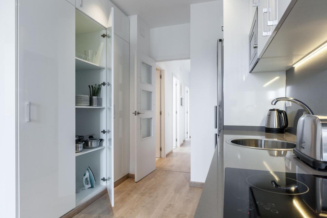 Bright Apartment With Balconies 34 Barcelona Bagian luar foto
